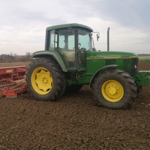 Prodajem john deere 6800