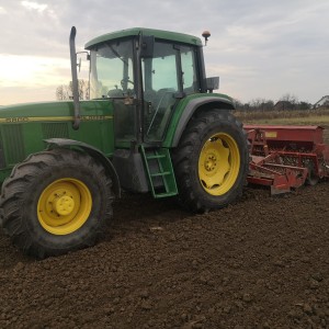 Prodajem john deere 6800