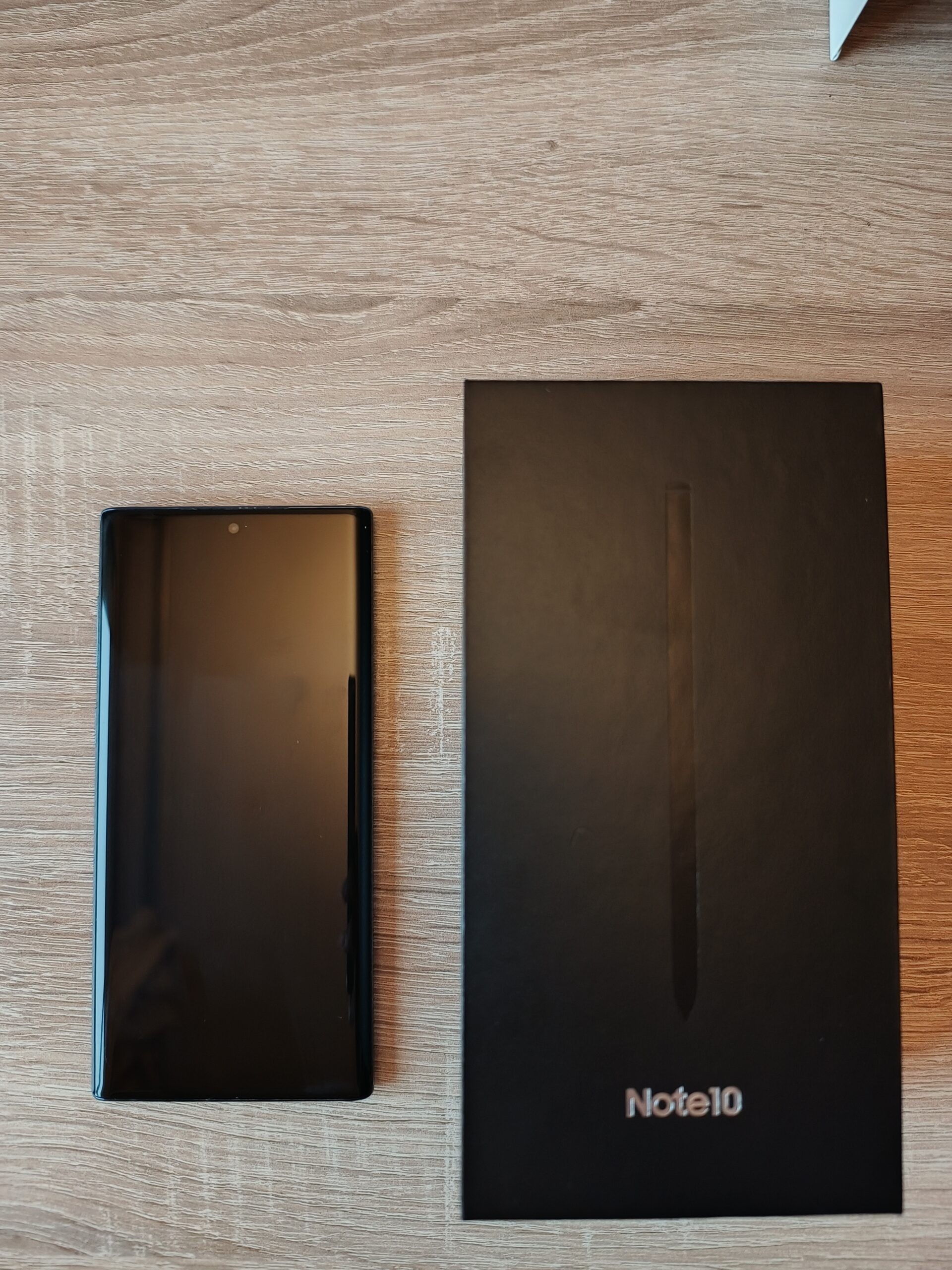 P: Samsung Galaxy Note 10