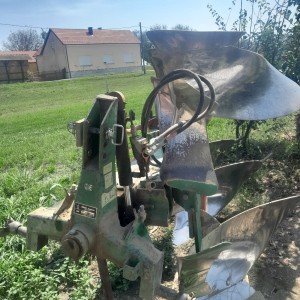 Plug 3 brazde okretač