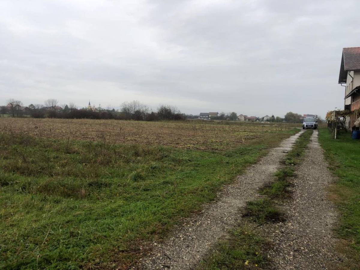 Građevinsko zemljište Brezovica – Odranski Obrež 3300 m2