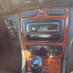 Prodajem Mercedes Benz c200 classic