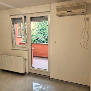 Dvosoban stan s terasom - Vij. I. Meštrovića (Osijek)