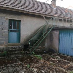 Obiteljska kuća s pomoćnim zgradama - Lipovača (Vukovar)