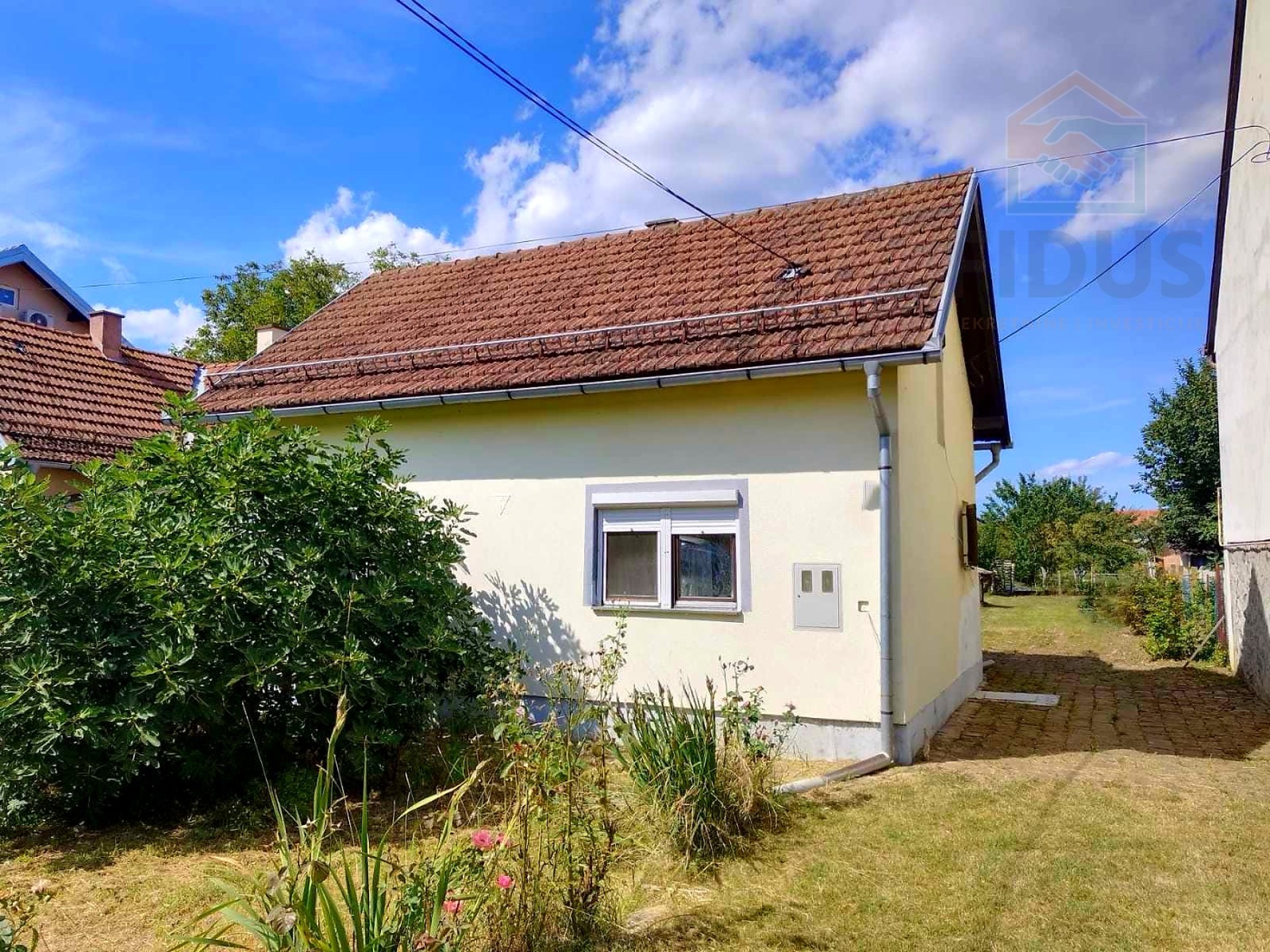 Kuća s okućnicom - Sarvaš