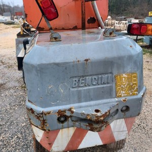 PRODAJEM DIZALICU BENCINI 7 TONA