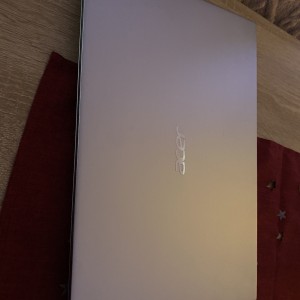 Prodajem novi laptop