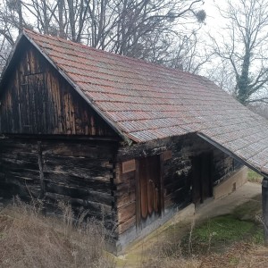 Drvena hrastova hiža