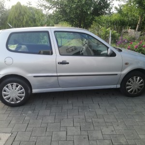Prodajem automobil