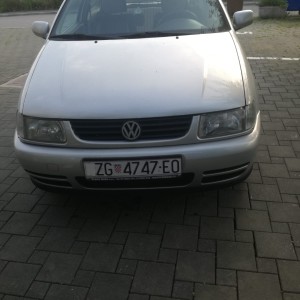 Prodajem automobil