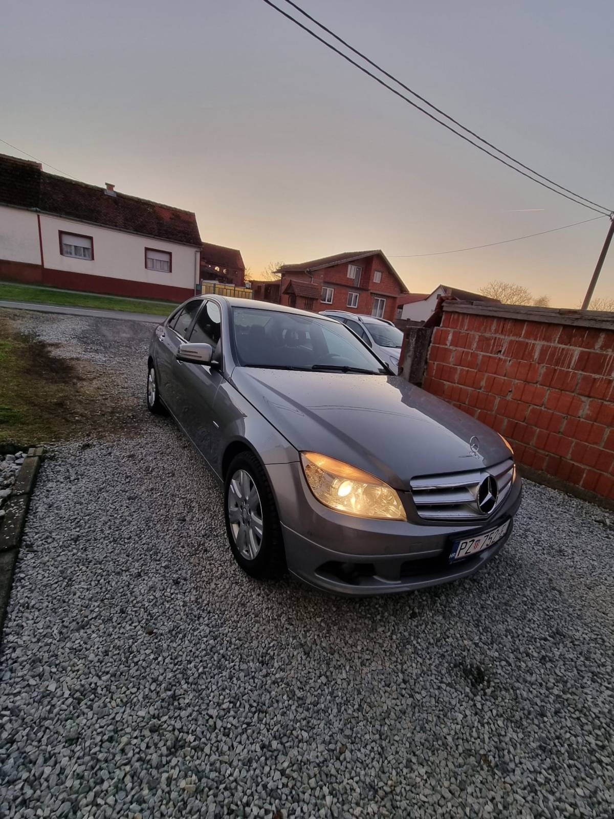 Prodajem mercedes c 200 cdi
