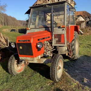 Traktor Zetor4911