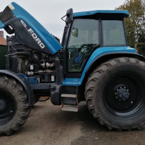 Ford traktor 8670