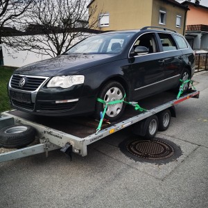 Usluga prijevoza automobila, manjih radnih strojeva.