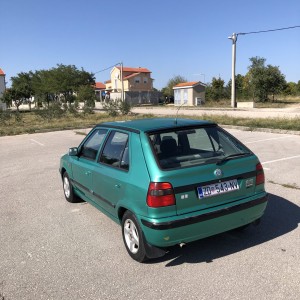 Prodajem skodu feliciju 1.3mpi