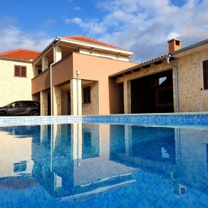 Vila s bazenom - Privlaka
