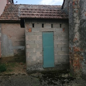 Obiteljska kuća s pomoćnim zgradama - Lipovača (Vukovar)