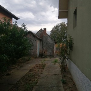 Obiteljska kuća s pomoćnim zgradama - Lipovača (Vukovar)