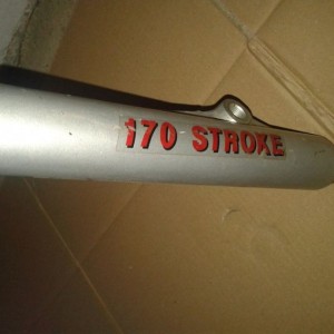 Prednje Vile Hysoung Cruiser II 125 Model 95-99.g. Cijena 87 Eura