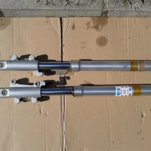 Prodajem Dijelove Jao Yamasaki 125 sportski Prednji teleskopi Cijena 27€