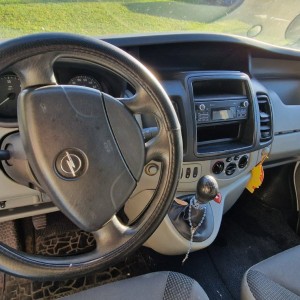 Opel Vivaro 1.9 CDTI, 5 sjedala i teretni prostor