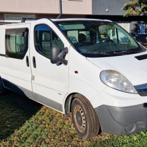 Opel Vivaro 1.9 CDTI, 5 sjedala i teretni prostor