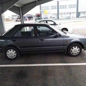 Mazda 323 Sedan 1.6 16V 1990 g kupujem