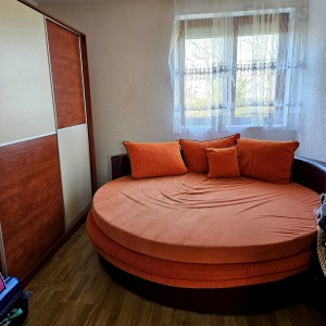 Obiteljska kuća s prostranom okućnicom - Divoš