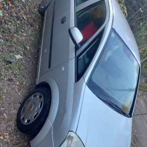 Opel meriva 2004 godina komplet ili u Djelovima Dizel