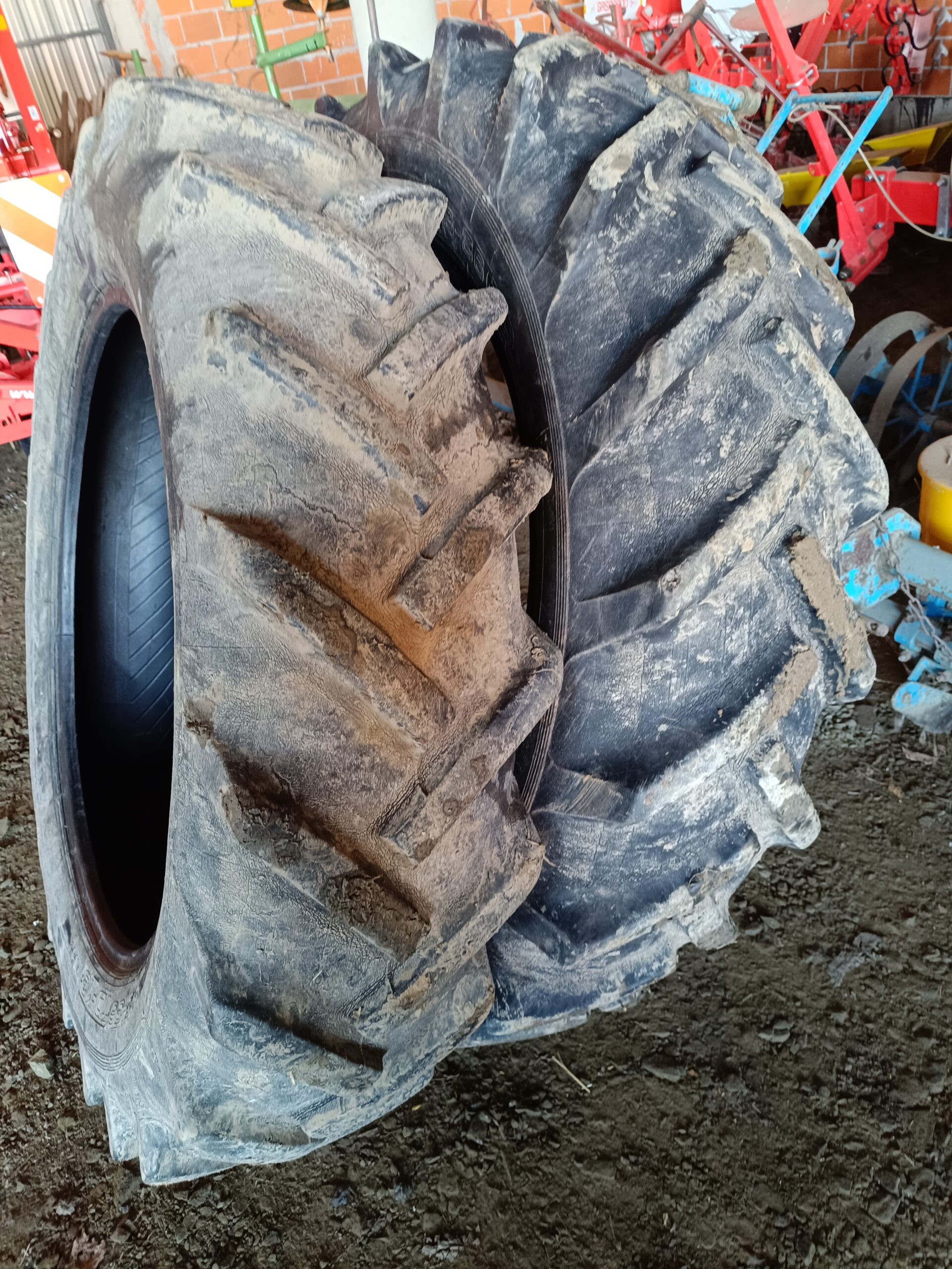 Gume 13.6r36(340/85r36)