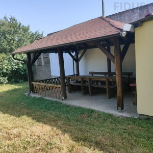 Obiteljska kuća s poslovnim prostorom - Mirkovci