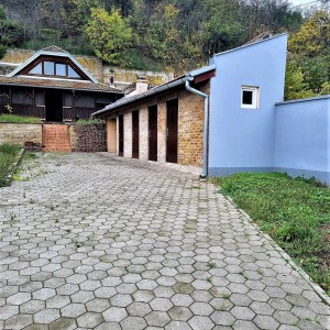 Vikendica s prostorom za proslave - Batina