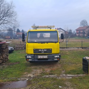 Prodajem kamion