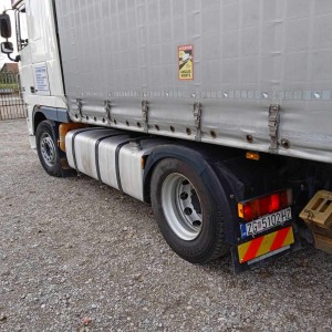 Kamion DAF i poluprikolica SCHMITZ CARGOBULL