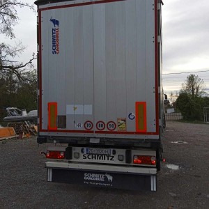 Kamion DAF i poluprikolica SCHMITZ CARGOBULL