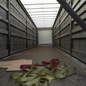 Kamion DAF i poluprikolica SCHMITZ CARGOBULL