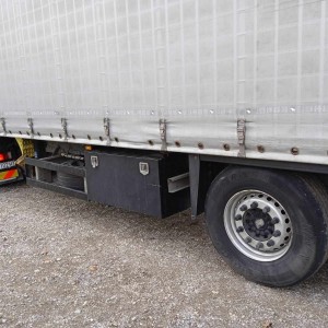 Kamion DAF i poluprikolica SCHMITZ CARGOBULL