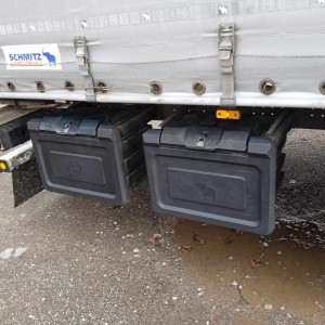 Kamion DAF i poluprikolica SCHMITZ CARGOBULL