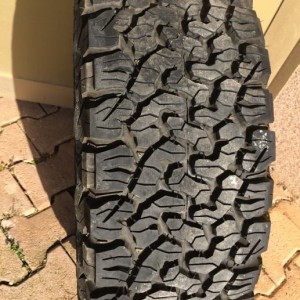 JEEP CHEROKEE FELGE I GUME