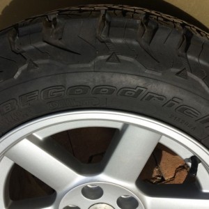 JEEP CHEROKEE FELGE I GUME