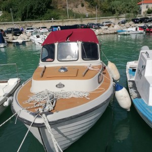 Prodajem brod zvati na broj +385951998843