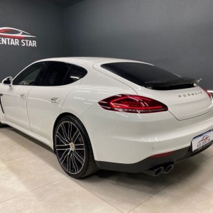 Porsche panamera gts