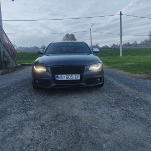 Audi A4 B8 2.0TDI S line