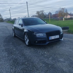 Audi A4 B8 2.0TDI S line