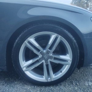 Audi A4 B8 2.0TDI S line