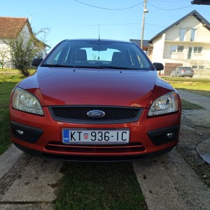 Ford Focus 1.4 Benzin plin