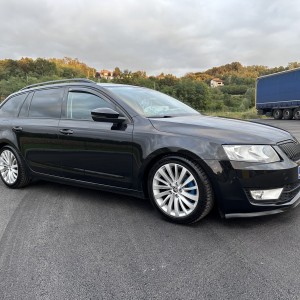 ŠKODA OCTAVIA Combi 2.0 TDI DSG