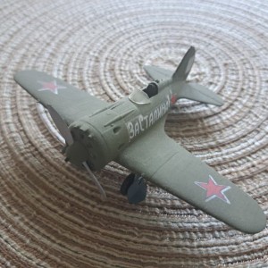 Maketa avion Polikarpov I-16 - GOTOVA MAKETA model
