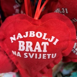 Ukrasno plišano srce V Brat