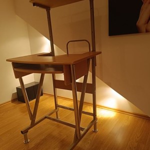 Inox stol za računalo